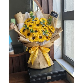 [HOA TỐT NGHIỆP] Bó hoa sáp hướng dương 10 bông siêu bự tại Hà Nội