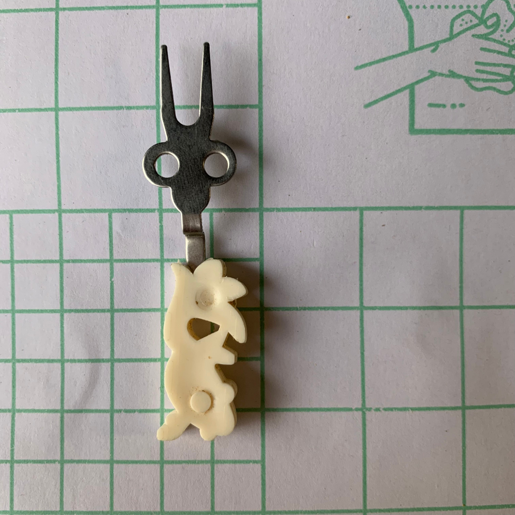 Xiên chuối, xiên hoa quả lồng khuyên Melody