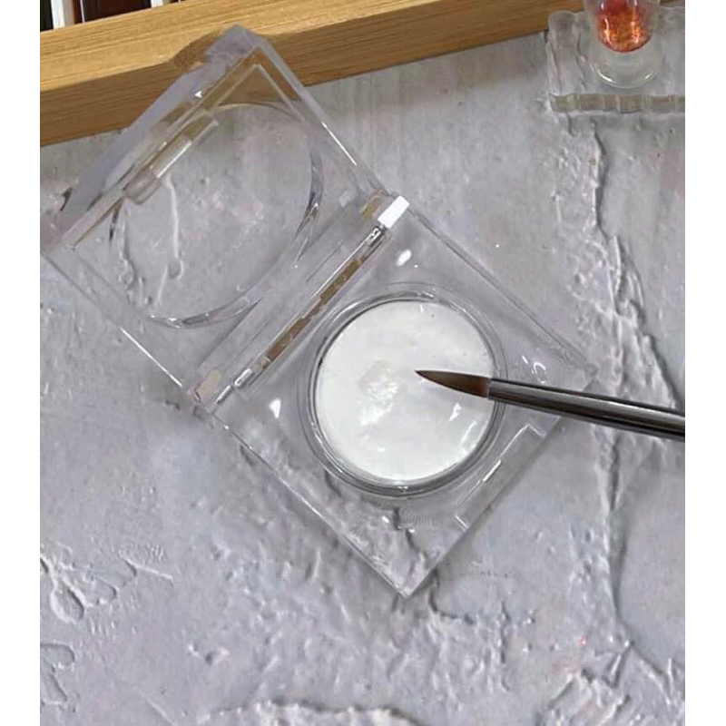 Màu nước trắng nén tạo loang vân đá