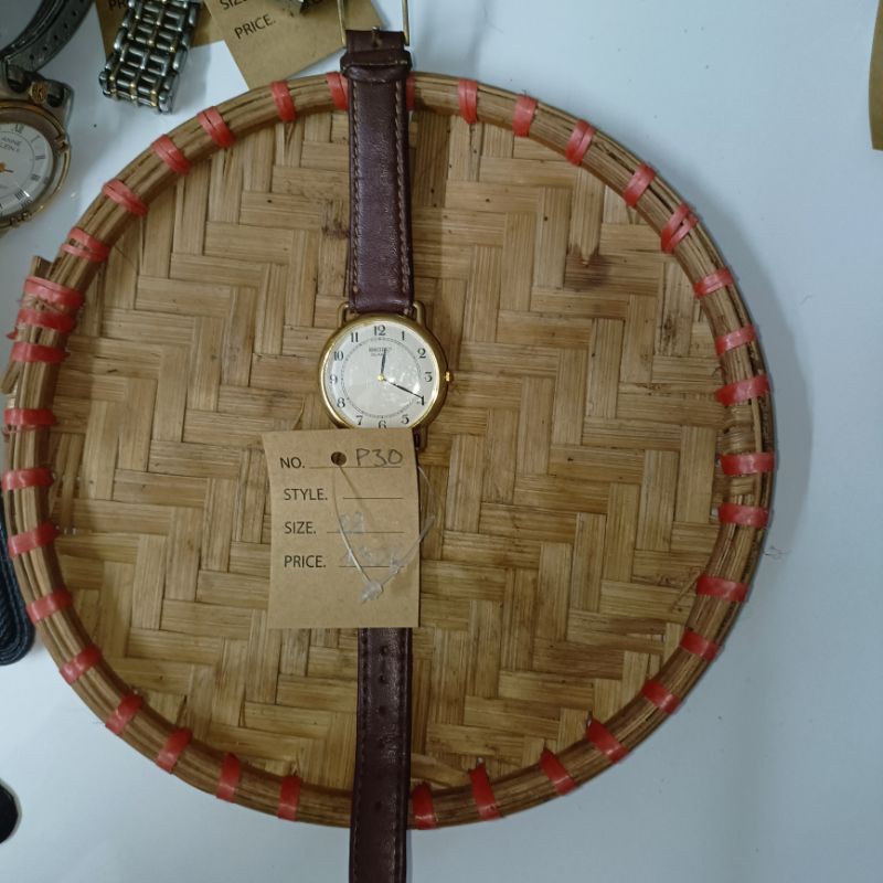 Đồng hồ nữ, hiệu Seiko