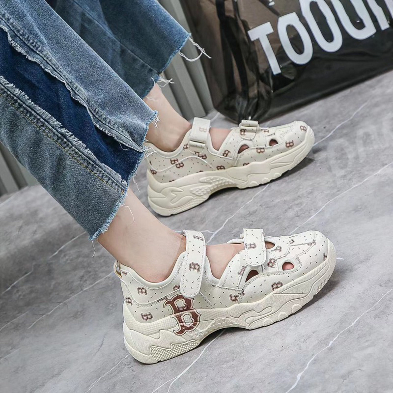 Giày sandal bata thể thao nữ basic in chữ nyia siêu hot đế cao 4cm đi êm màu trắng dể phối đồ - Letty shoes