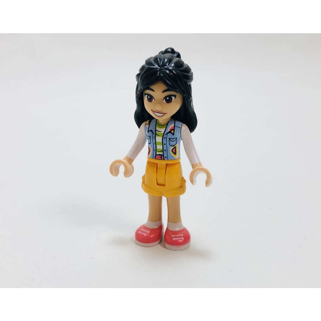 Nhân Vật LEGO Friends: Liann, Áo vest có túi màu xanh nhạt sáng, quần soóc màu cam