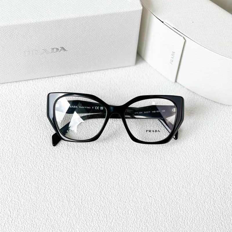 Kính mát mắt xếch Pra.đa gọng oversize,Kính râm mắt mèo tròng UV400 PRA.ĐAA