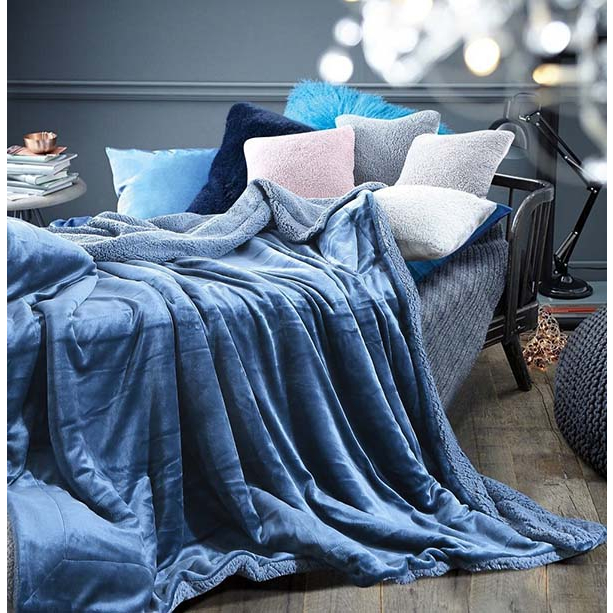 Chăn văn phòng lông cừu tuyết nhung Ultimate 2 lớp kích thước 200x230cm nặng 2.5kg chính hãng Phòng Ngủ Xanh gấp gọn