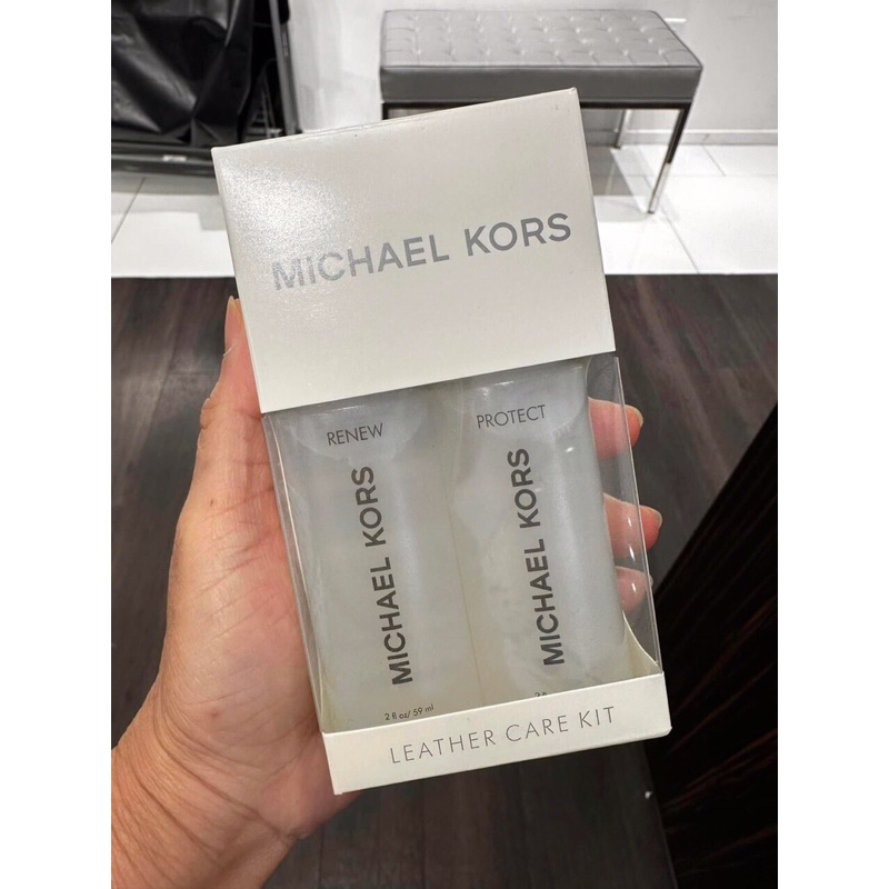 Bộ sản phẩm dưỡng da Michael Kors