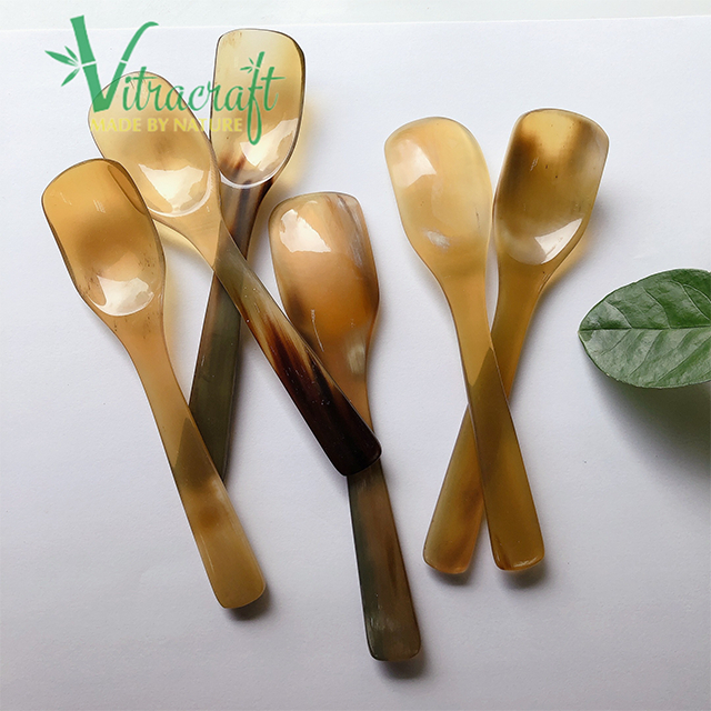 Thìa Sừng Tự Nhiên.Được Làm Thủ Công Tại Việt Nam. Thích hợp xúc đồ khô, hạt, gia vị, trang trí,... Size 13cm