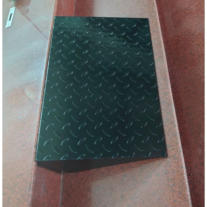 Bục lên  xuống xe hơi ,xe máy