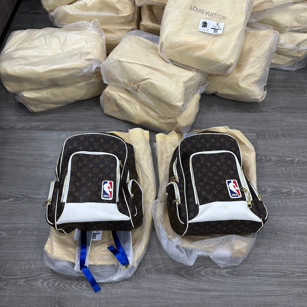 - Balo L.V x Nba Hoạ Tiết Monograms Cao Cấp, Balo L.V x Nba