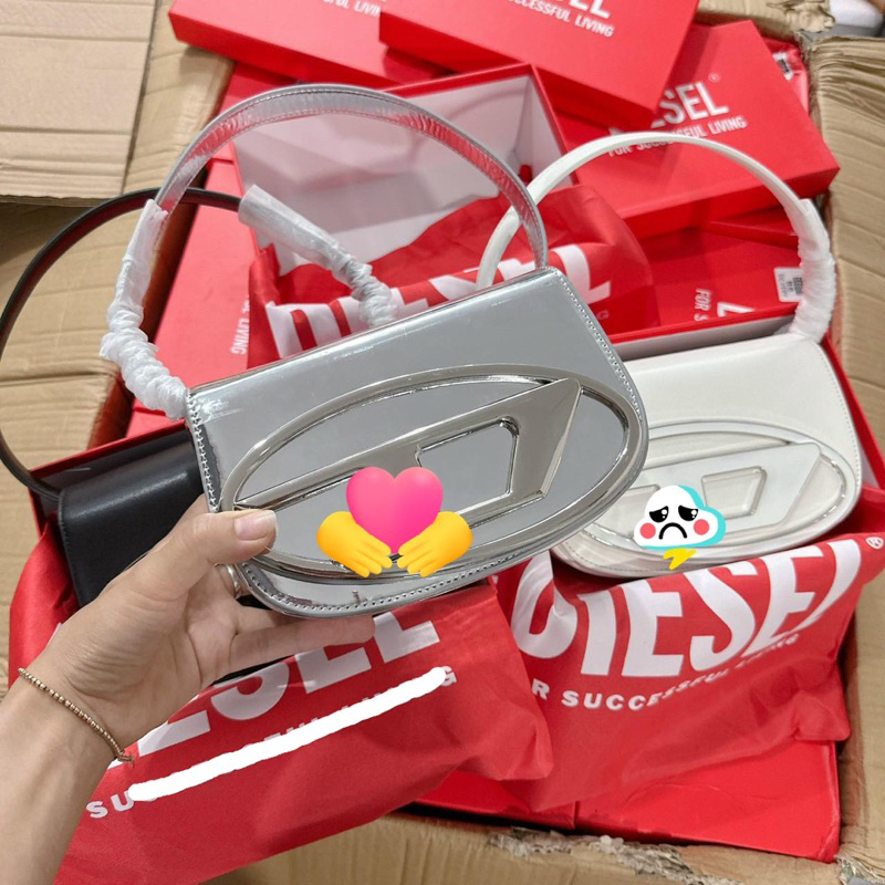 Túi xách nữ Dieselll kẹp nách  Vip full box sz20cm hàng sẵn