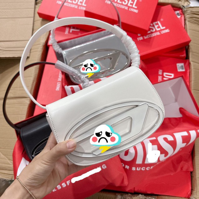 Túi xách nữ Dieselll kẹp nách  Vip full box sz20cm hàng sẵn