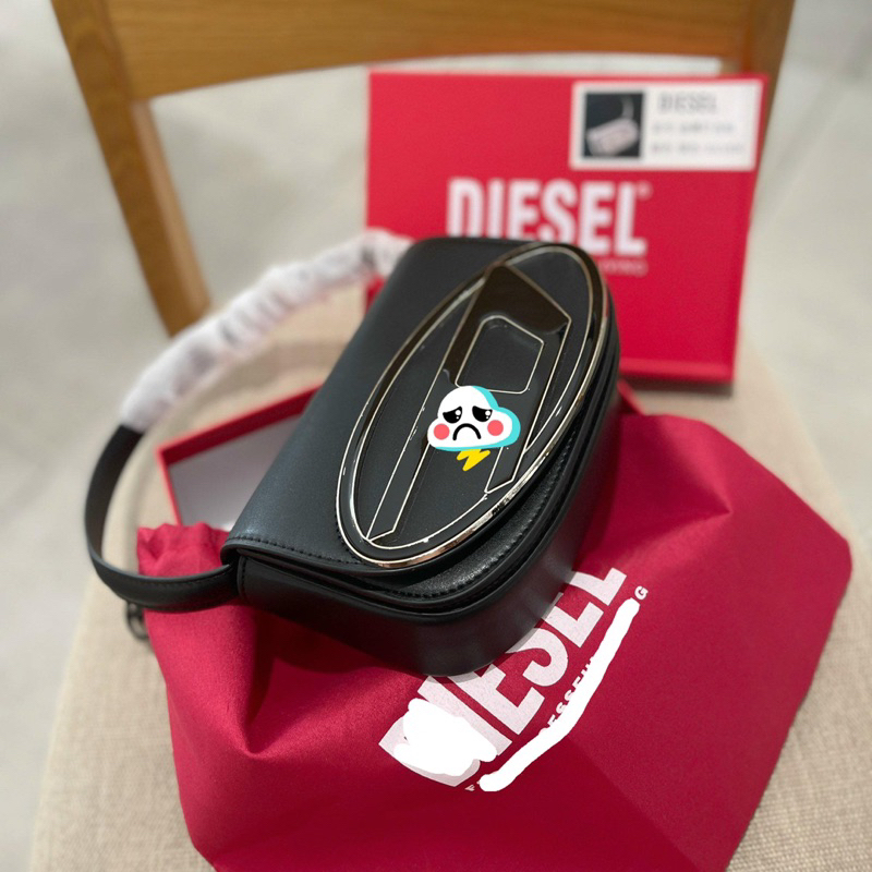 Túi xách nữ Dieselll kẹp nách  Vip full box sz20cm hàng sẵn