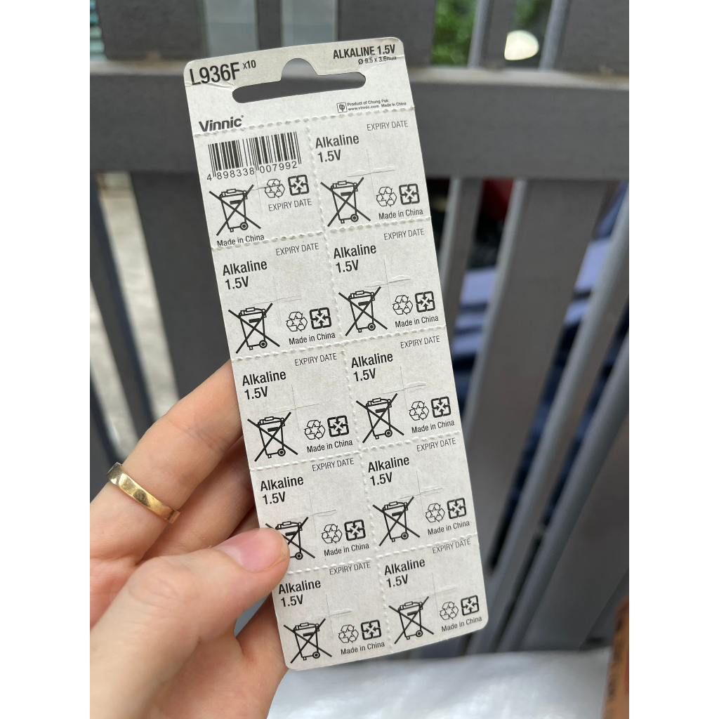 Vỉ 10 viên pin đồng hồ SR927SW SR927 LR927 395 927 Domsem 1,55V