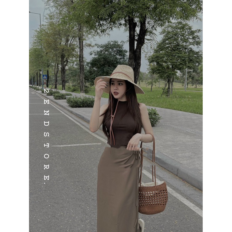 2END Set bộ áo ba lỗ và chân váy trượt nâu