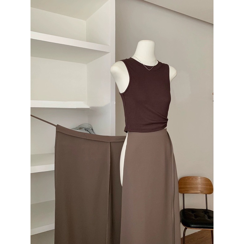 2END Set bộ áo ba lỗ và chân váy trượt nâu