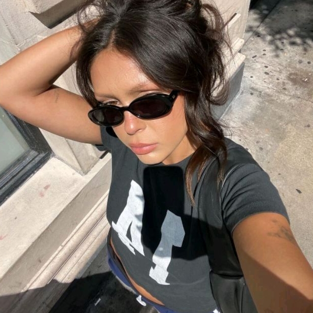 Áo thun dáng croptop 14 cơ bản Brandy Melville