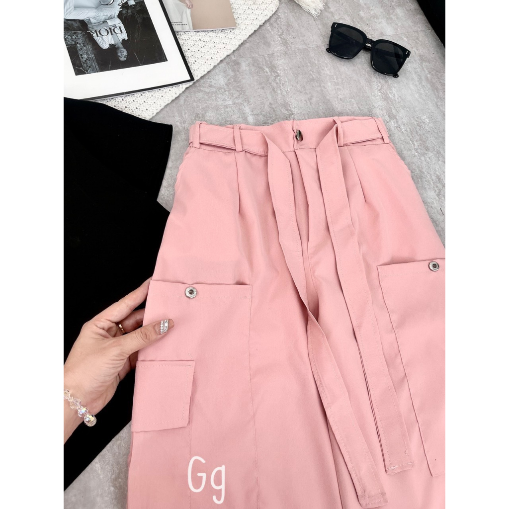 Set bộ đồ nữ áo đen croptop polo thêu chữ Mix quần túi hộp màu hồng pastel hottrend