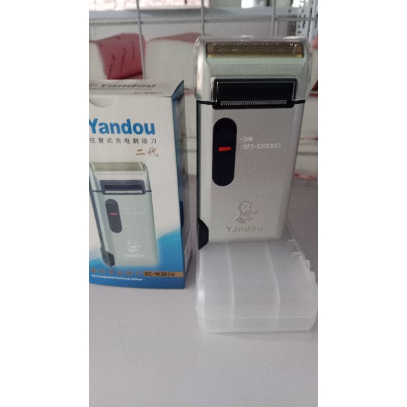 máy cạo râu Yandou