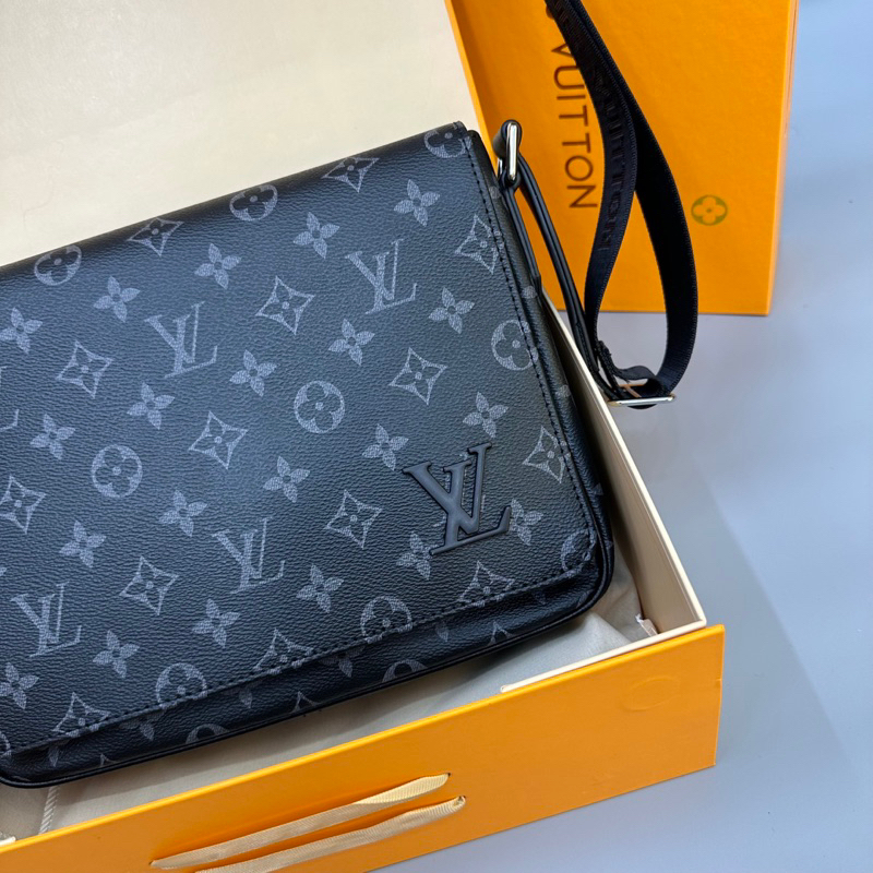 Túi chéo LV Messenger học sinh,sinh viên✨