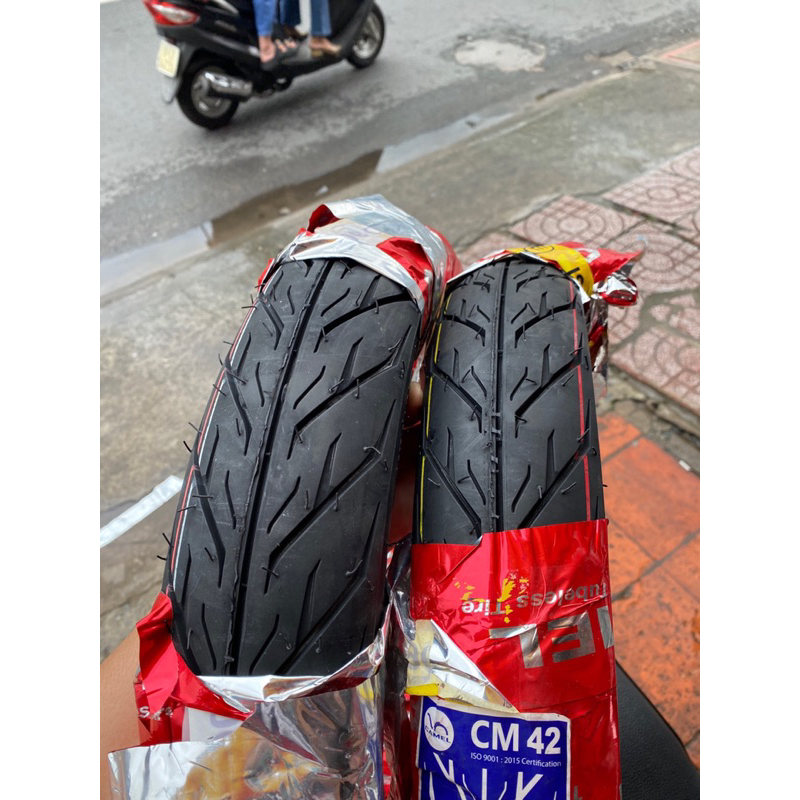 Vỏ lốp tay ga xe Ab hiệu Camel. cm42