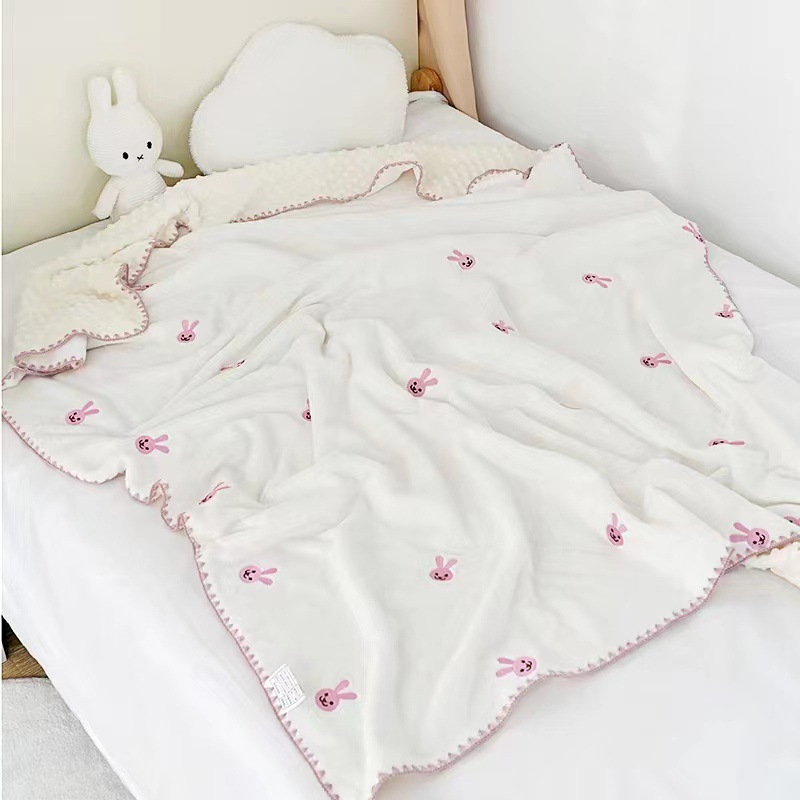 Chăn Nhung Hạt Đậu Phong Cách Hàn Quốc 1m*1m2 - Chăn Nhung Thêu Hình Siêu Xinh Siêu Mềm Mịn Cho Bé Lamkids