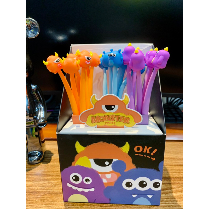 BÚT VIẾT MỰC GEL LẮC LƯ HÌNH MONSTER