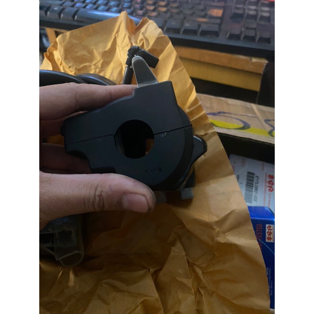 CÙM CÔNG TẮC TRÁI CB650F DÂY ZIN