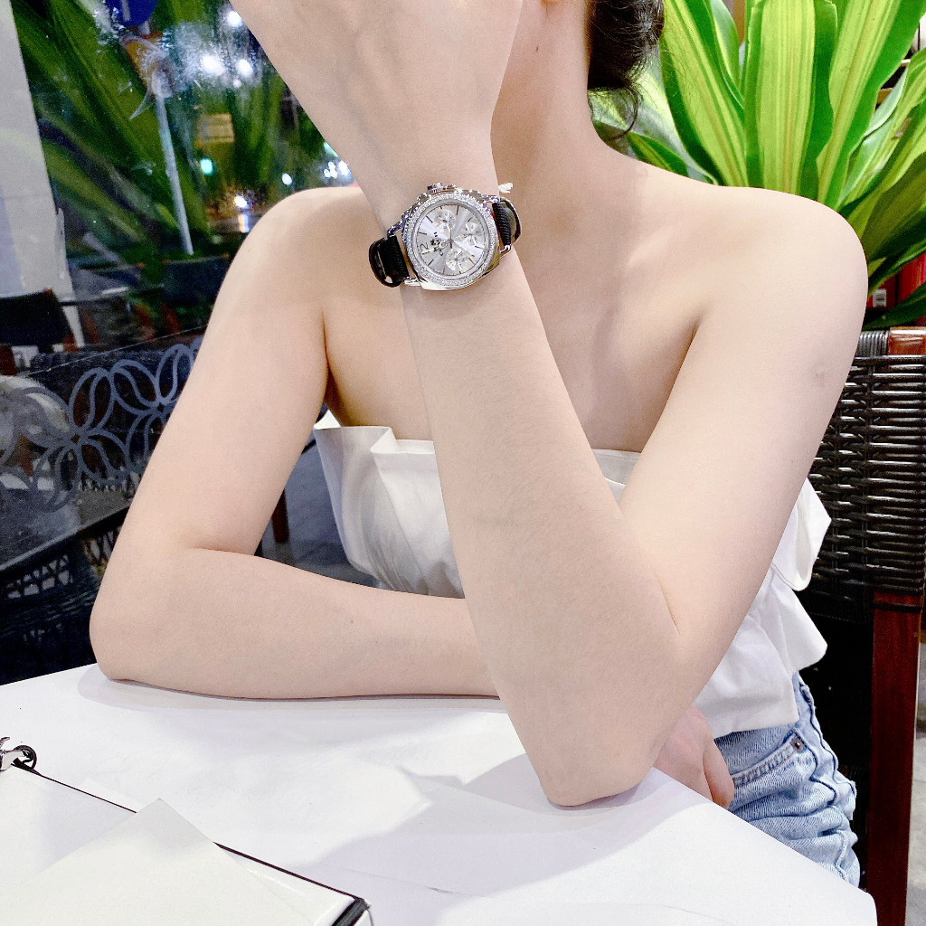 Đồng hồ đeo tay nữ, đồng hồ COACH mặt số viền silver, đính kim cương swarovski, dây da đen dịu dàng, dành cho các nàng