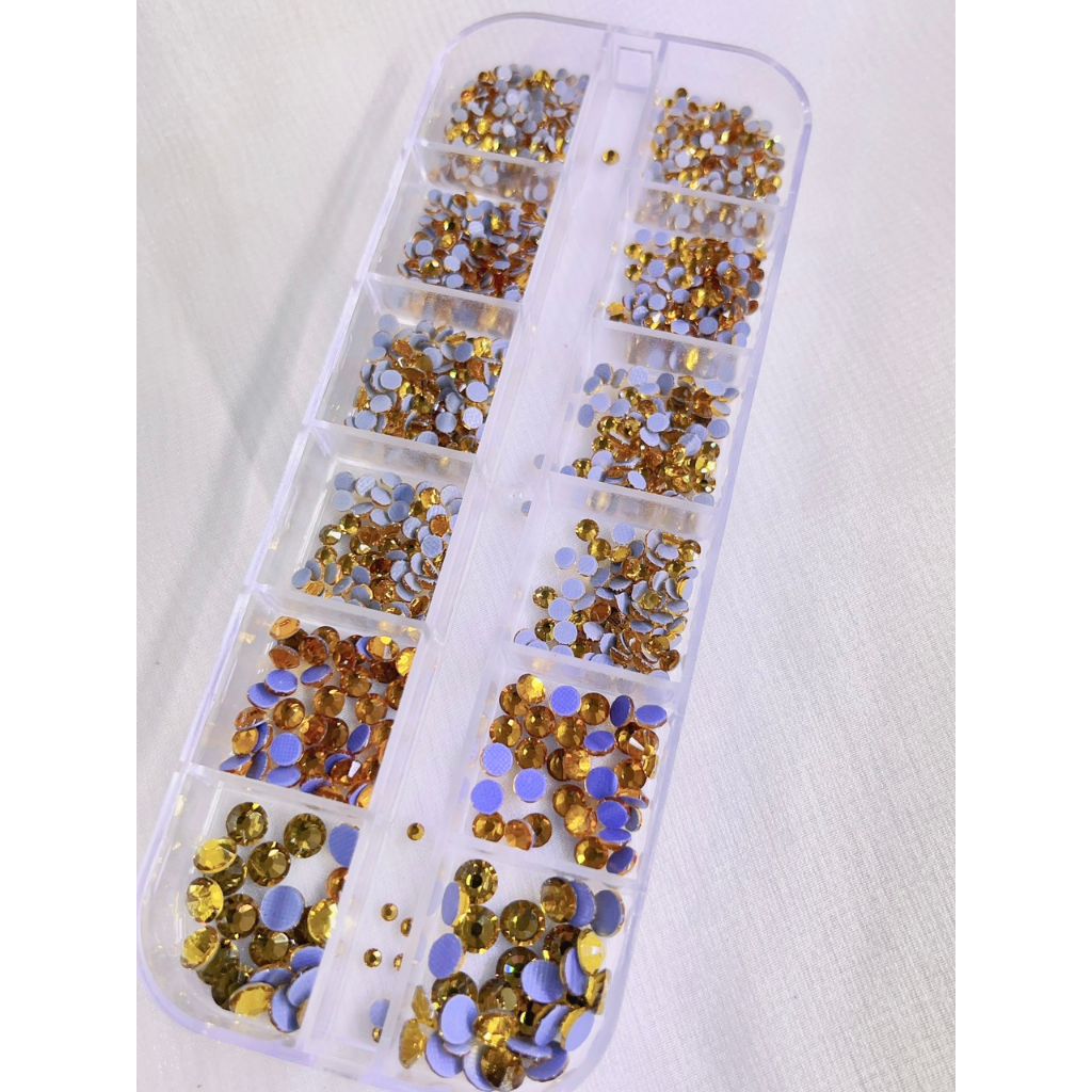 Khay Đá Chân Keo 12 Ô Nhiều Màu Khác Nhau, Màu Đỏ Màu Trắng Màu Trà Màu Vàng