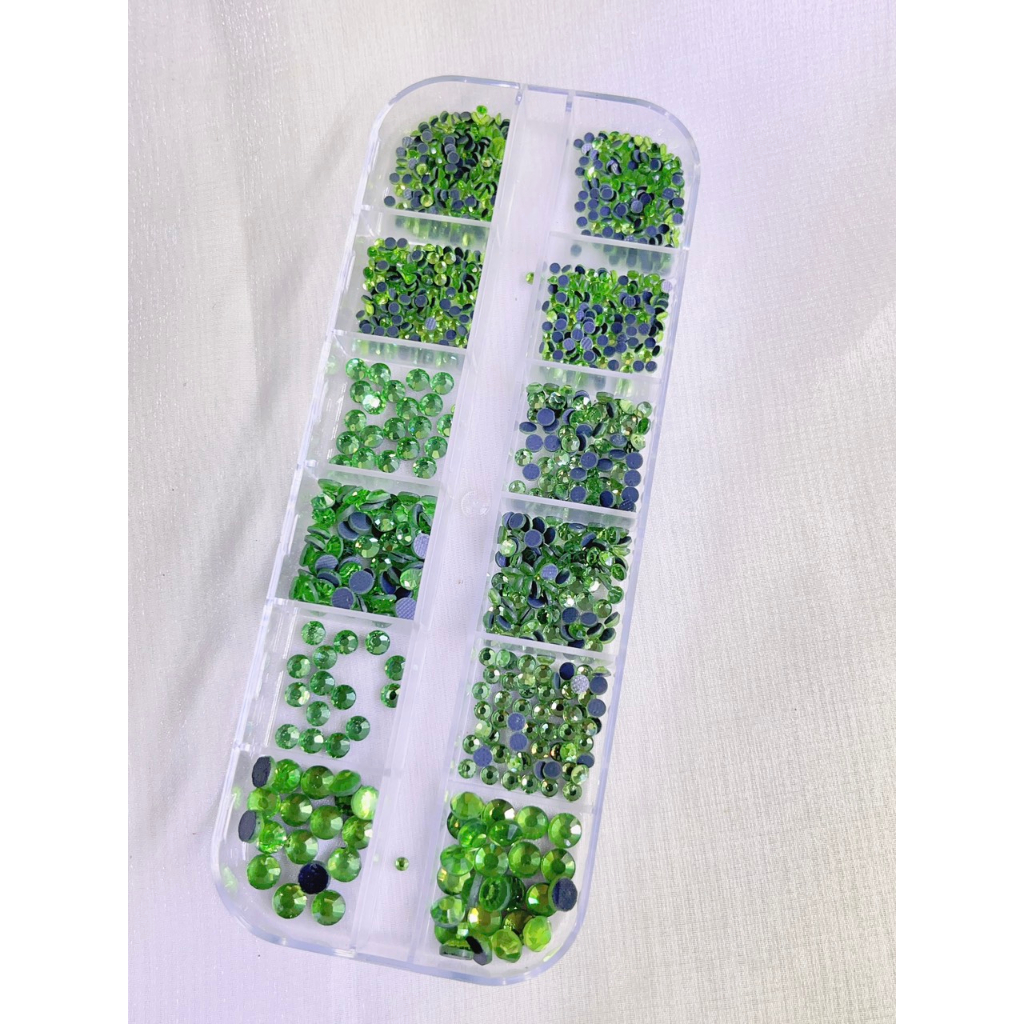 Khay Đá Chân Keo 12 Ô Nhiều Màu Khác Nhau, Màu Đỏ Màu Trắng Màu Trà Màu Vàng