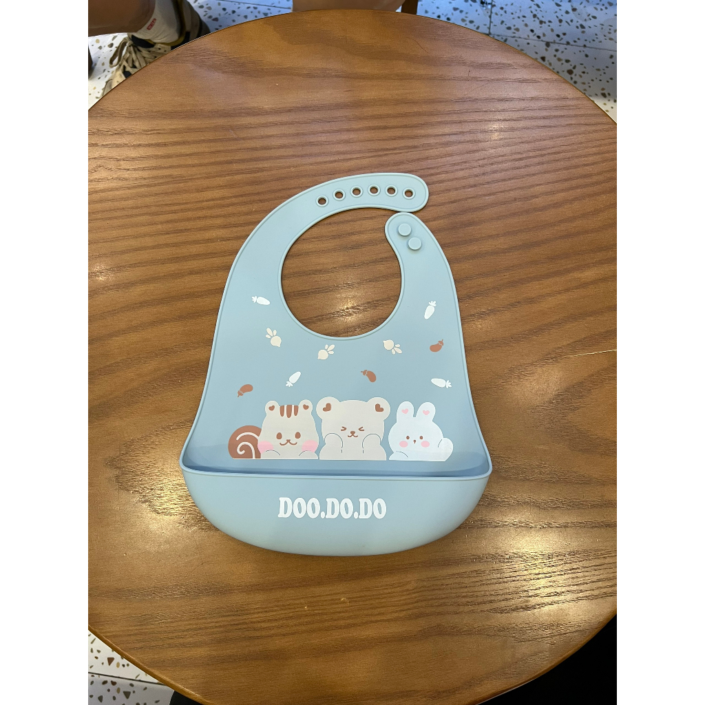 Yếm ăn dặm silicone cho bé DOO.DO.DO hoạ tiết hình thú đáng yêu tặng kèm hộp đựng yếm