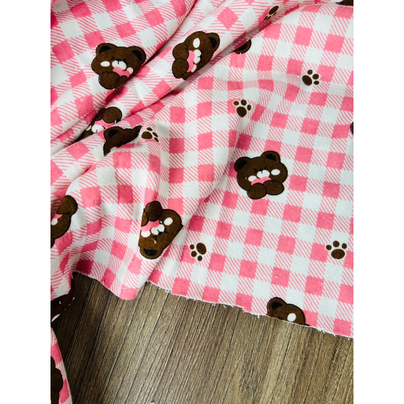 Vải nỉ khăn mặt carô hồng hình gấu kute