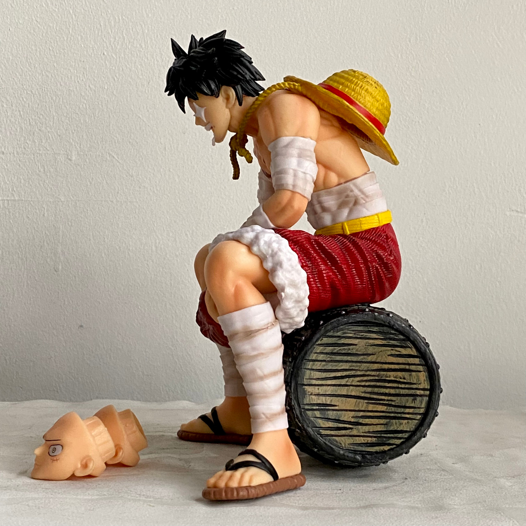 Mô hình Monkey D. Luffy dáng ngồi có 3 mặt thay thế - Luffy ngồi trên thùng gỗ cao 20CM - one piece figure luffy