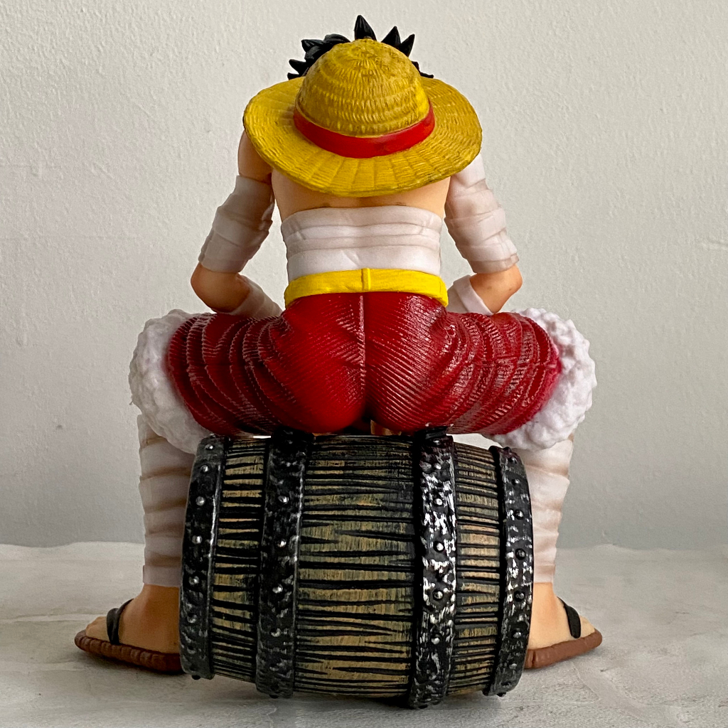 Mô hình Monkey D. Luffy dáng ngồi có 3 mặt thay thế - Luffy ngồi trên thùng gỗ cao 20CM - one piece figure luffy