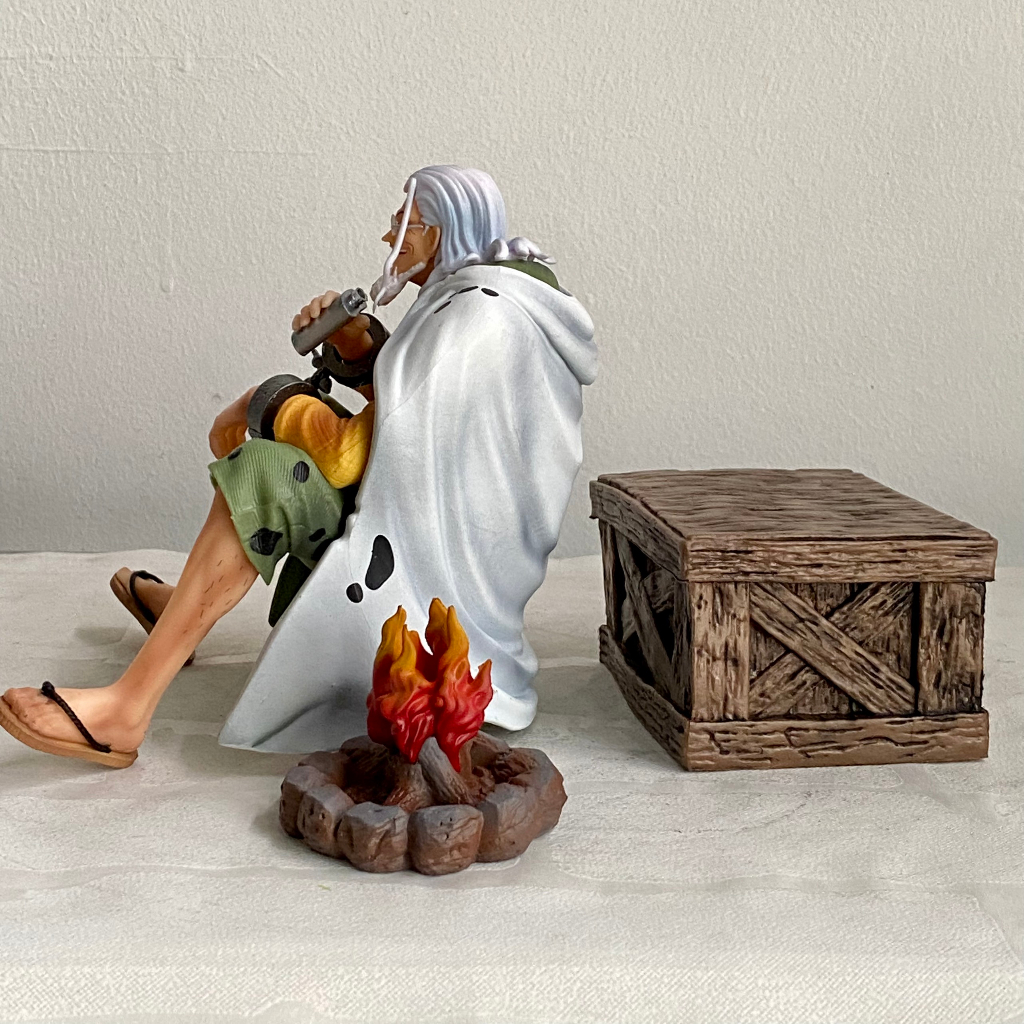 Mô hình Rayleigh dáng ngồi cao 16CM - Mô hình siler rayleigh ngồi trước đống lửa - one piece figure
