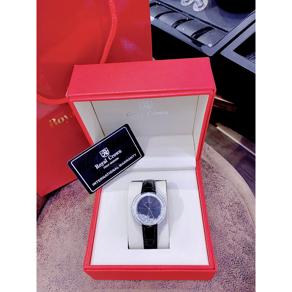 Đồng hồ đeo tay nữ, đồng hồ nữ Royal Crown mặt xanh viền xoàn đá rơi, size 34mm, dây da màu đen đầy cá tính