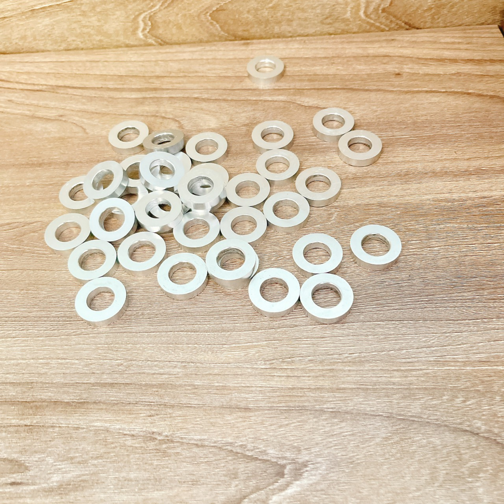 Cục canh bánh lỗ trong 12 li, 15 li; vành ngoài 28 li dày 2 li 3 li 4 li 5 li 6 li 10 li 21 li