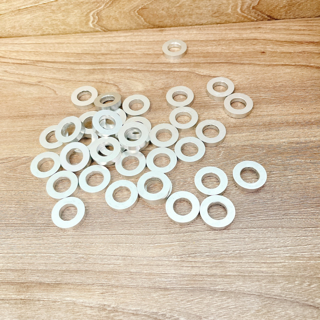 Cục canh bánh lỗ trong 12 li, 15 li; vành ngoài 28 li dày 2 li 3 li 4 li 5 li 6 li 10 li 21 li