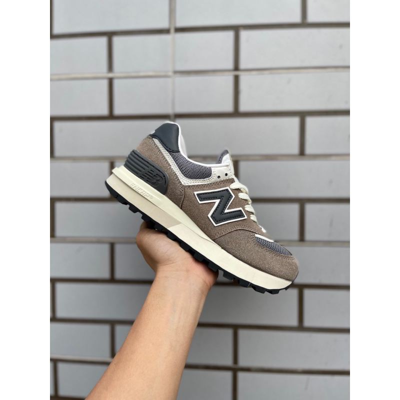 Giày thể thao New Balance CRT574 V2 nâu