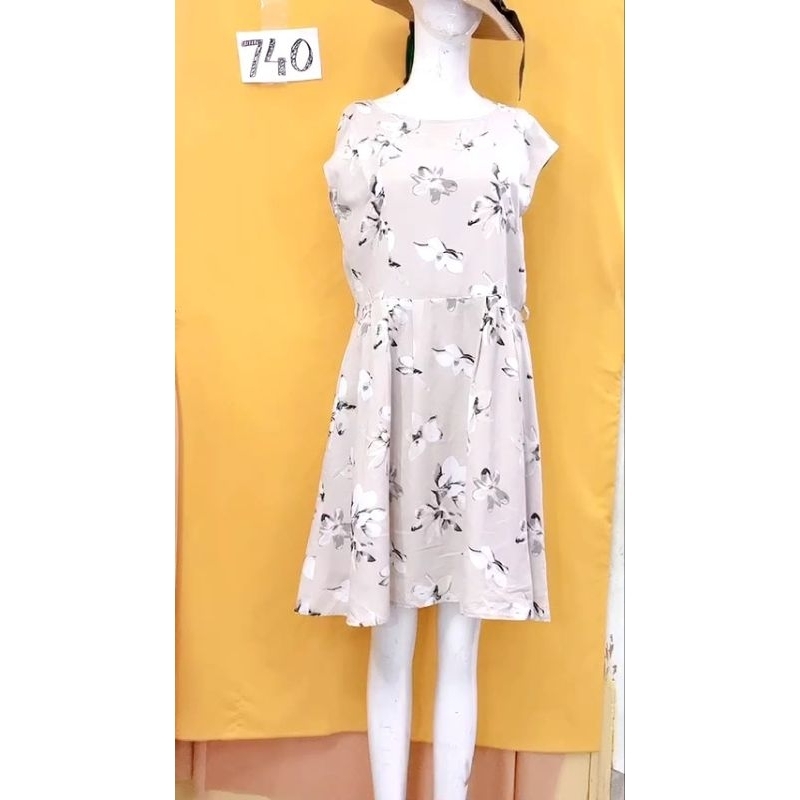 Đầm hoa màu xám nude size M/L. S740
