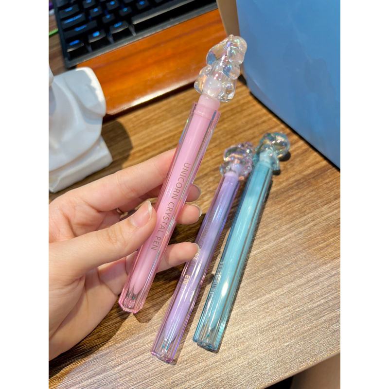 BÚT GEL MỰC THUỶ TINH HÌNH NGƯẠ UNICONR - BEARBRICK NẮP GẬP