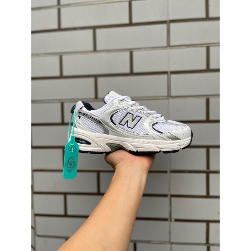 Giày thể thao New Balance CRT530 trắng bạc