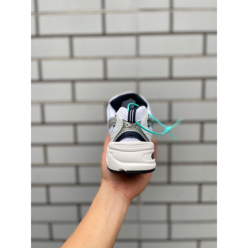 Giày thể thao New Balance CRT530 trắng bạc