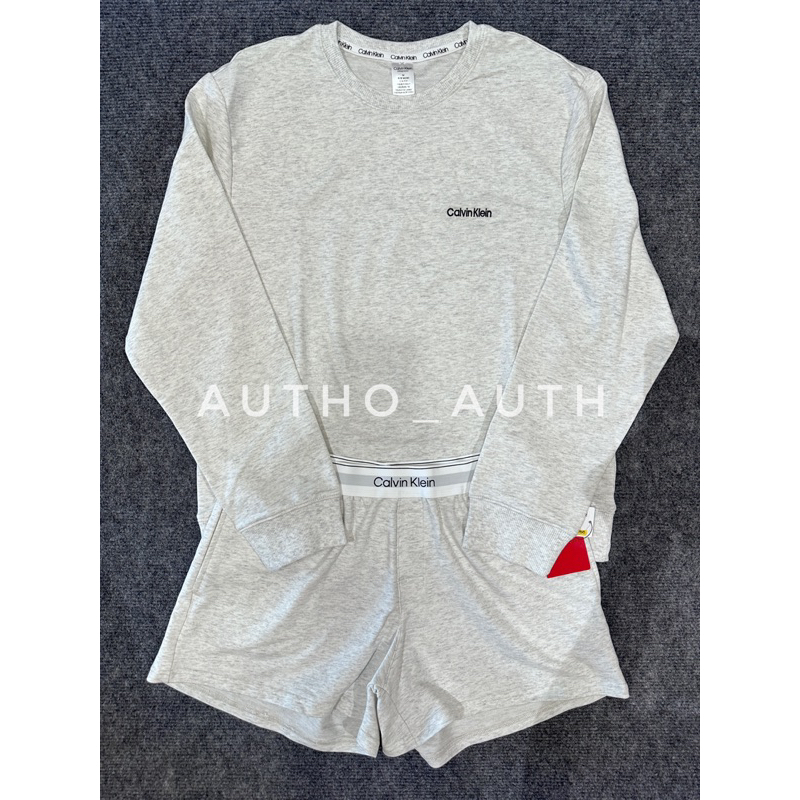 Áo Sweatshirt Calvin Klein Logo Thêu Chữ Basic