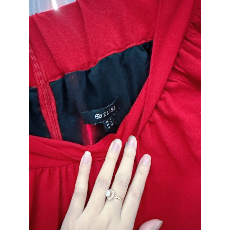 Đầm ELISE trễ vai size S