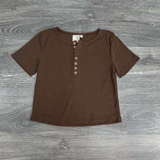 Áo thun gân croptop phối nút Spao COBÉ