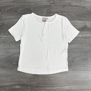 Áo thun gân croptop phối nút Spao COBÉ