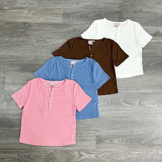Áo croptop gân phối nút Spao