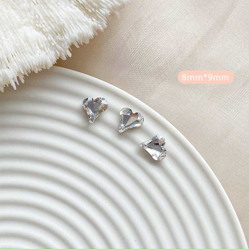 Đá khối tim nail size 8mm, đá tim nail màu trắng đính móng