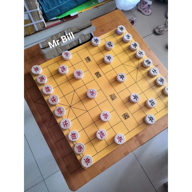Bàn và cờ giáp cấp liên tái