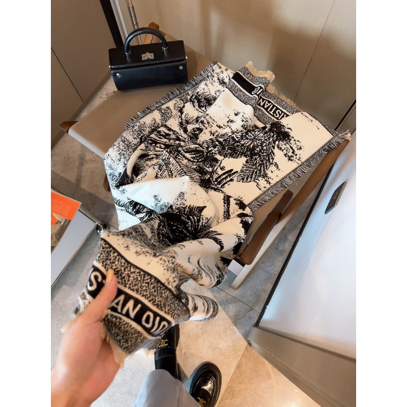 Khăn dạ vuông 2 mặt D.r hàng Vip